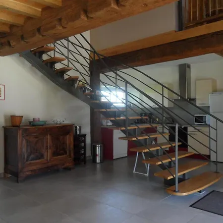 Chirat-l'église, 5 Pièces, 8 Personnes - Fr-1-489-4 Casa vacanze *