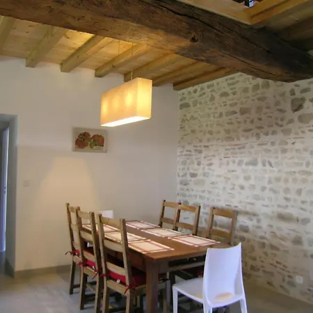 Spacieux Dans Ancien Relais De Chasse, Jardin Prive - Fr-1-489-4 Vakantiehuis Chirat-l'Eglise