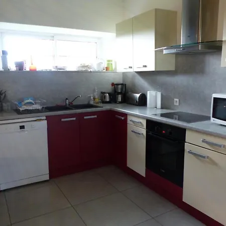 Vakantiehuis Spacieux Dans Ancien Relais De Chasse, Jardin Prive - Fr-1-489-4